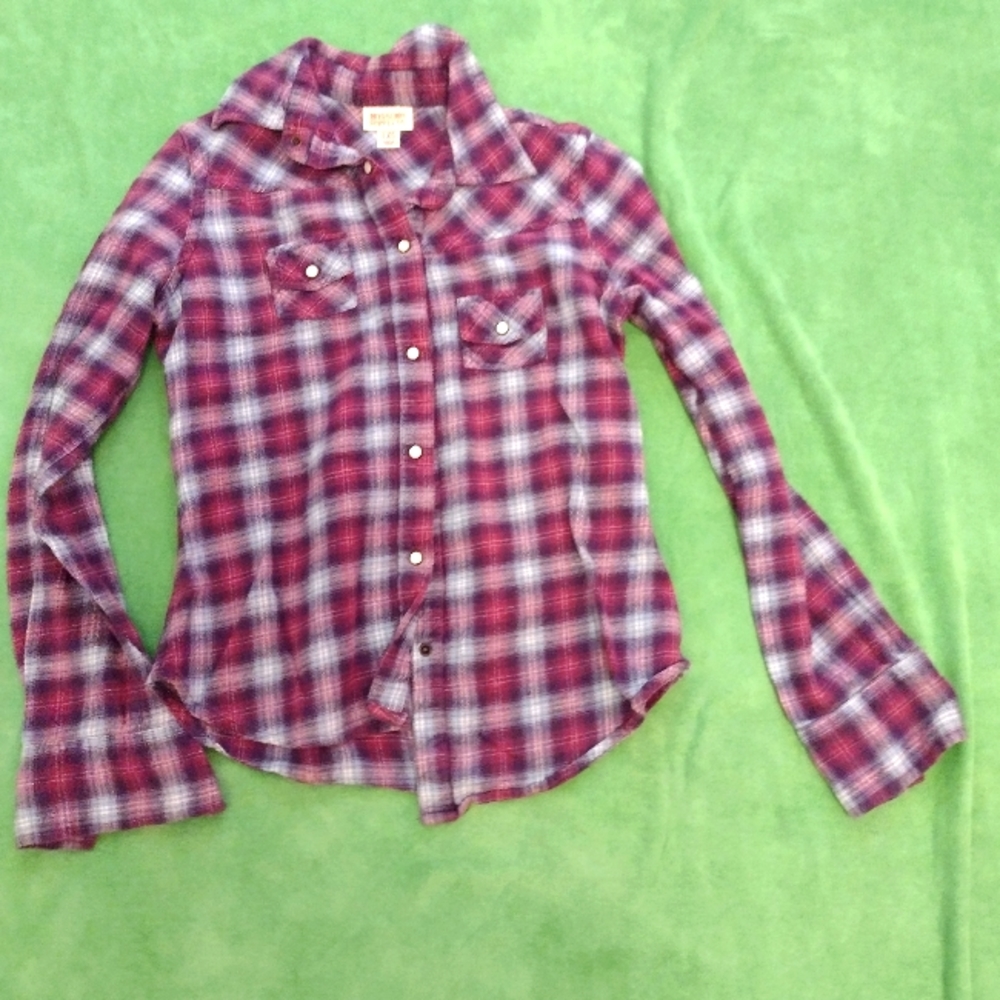 Mossimo supply co. xs button up shirt